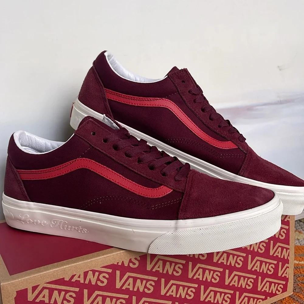 Vans Men’s Old Skool
Secret Lover Port Royale
VN0007NT4QU
Sneakers - Picture 6 of 16